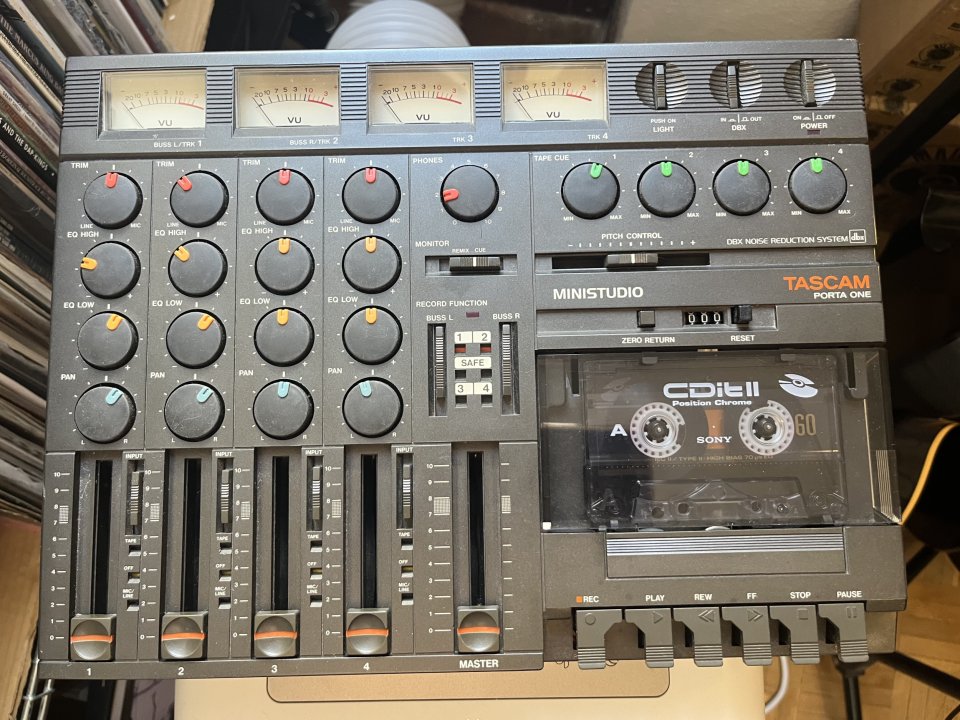 TASCAM Porta One Ministudio 4-Track Cassette Recorder de segunda mano · Madrid · 400 €