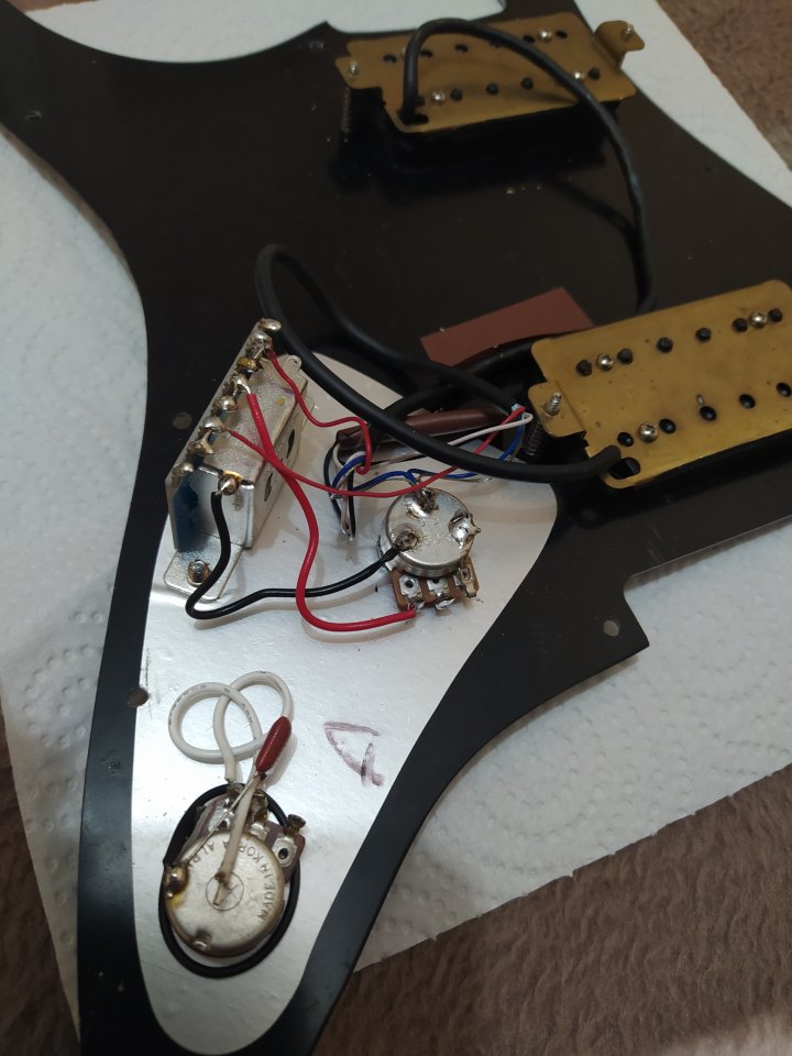 Golpeador Fender pastillas Ibanez