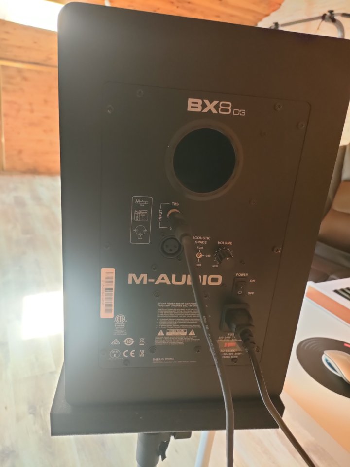Monitores de Estudio M-Audio BX8 D3 de segunda mano · Foto 3 de 7 · Guadalajara · 280 €