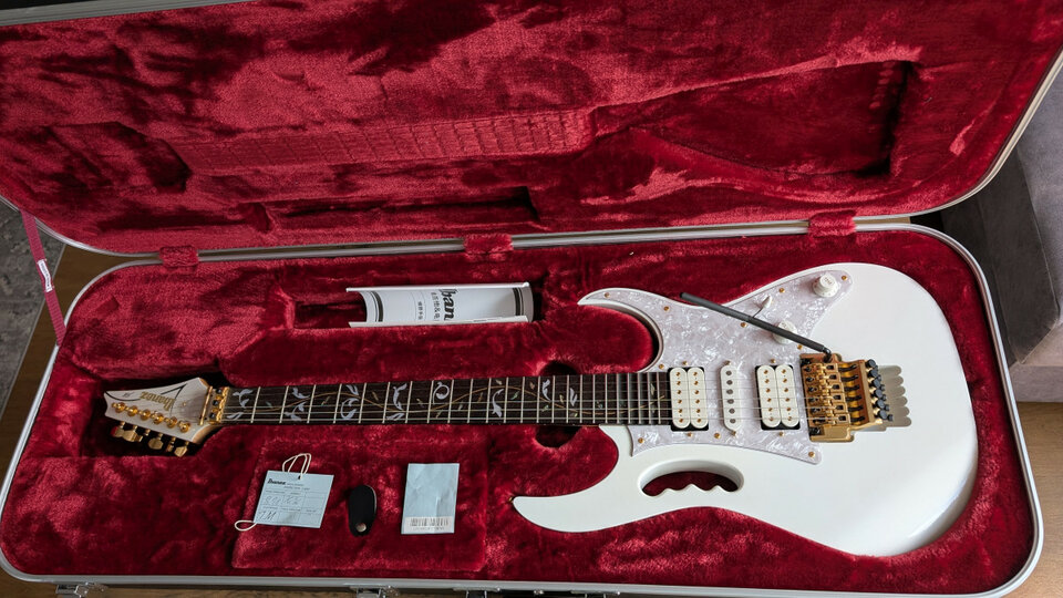 Ibanez JEM7V-WH Steve Vai Signature