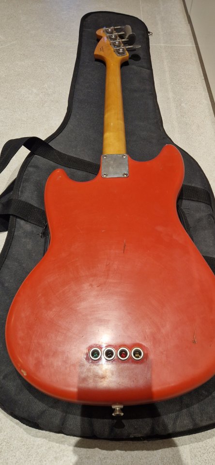 Fender Mustang Bass Vintera Light Relic