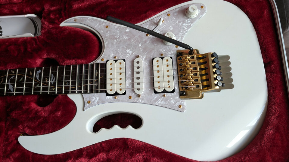 Ibanez JEM7V-WH Steve Vai Signature