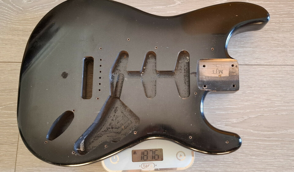 Cuerpo Stratocaster  Mjt Americano en Sunburst Negro Relic