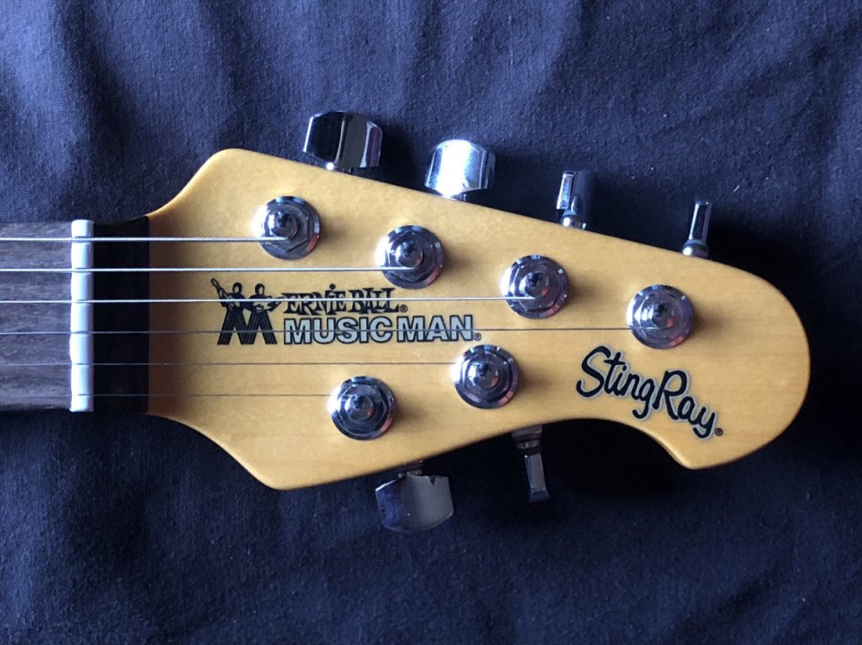 MusicMan StingRay RS **Rebajada a €1.900**