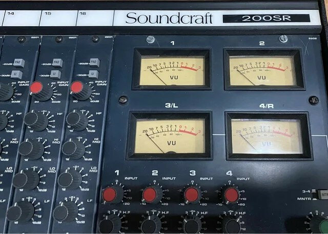 Mesa de mezclas Soundcraft 200SR 16 Canales