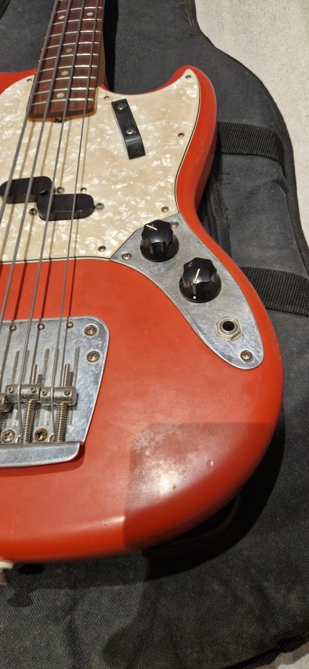 Fender Mustang Bass Vintera Light Relic
