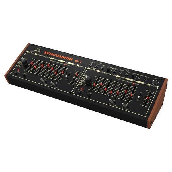 Behringer Pro-One + Kobol + Pro-800 + Syncussion > todo NUEVO de segunda mano · Foto 2 de 4 · Madrid · 580 €