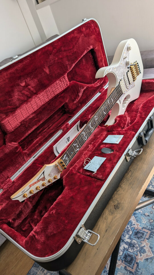 Ibanez JEM7V-WH Steve Vai Signature