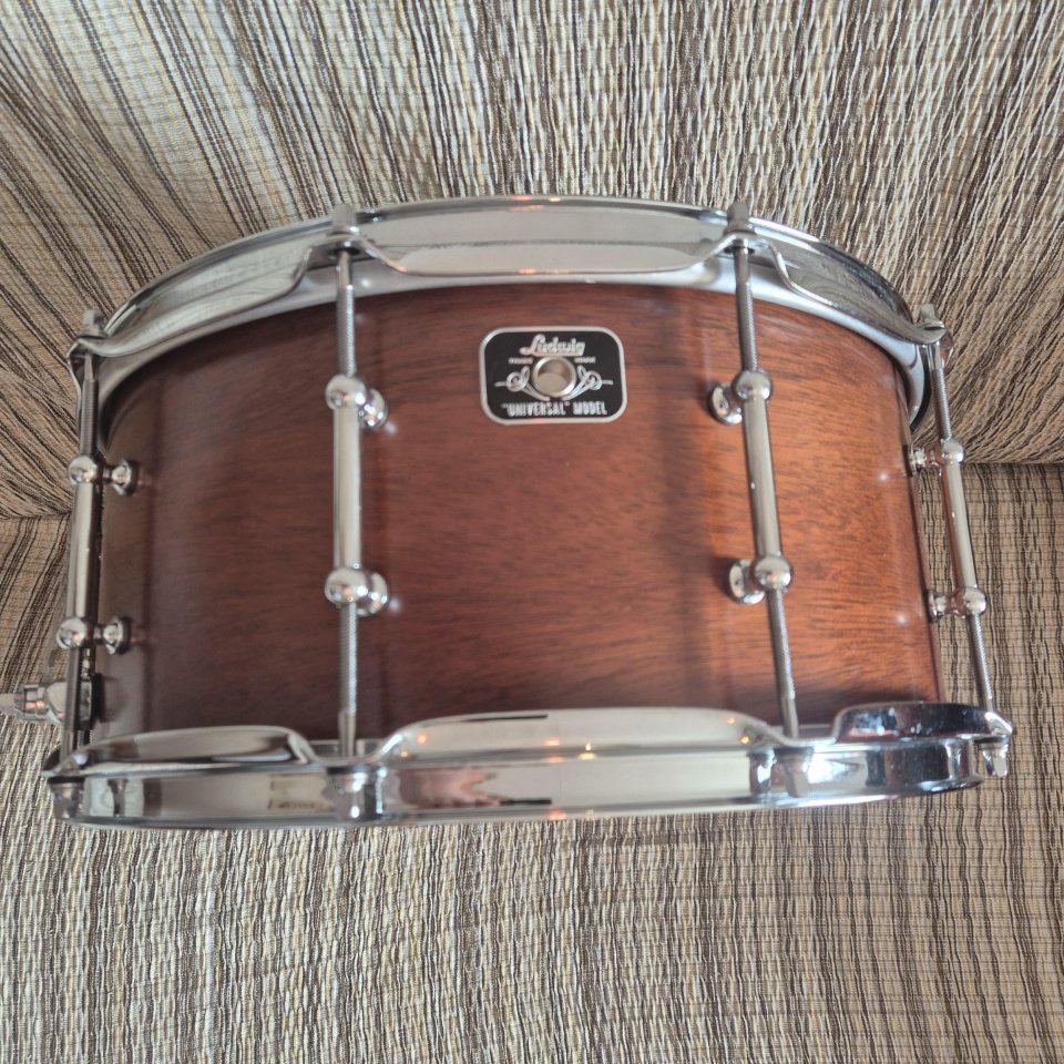 Caja LUDWIG LU6514MA Universal Series Mahogany 14"x6,5" de segunda mano · Foto 1 de 10 · Cantabria · 425 €