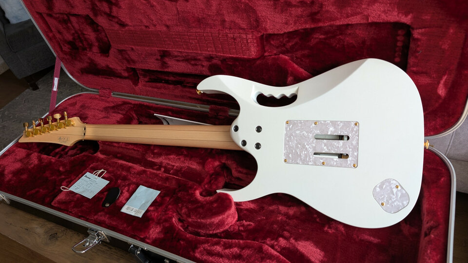 Ibanez JEM7V-WH Steve Vai Signature