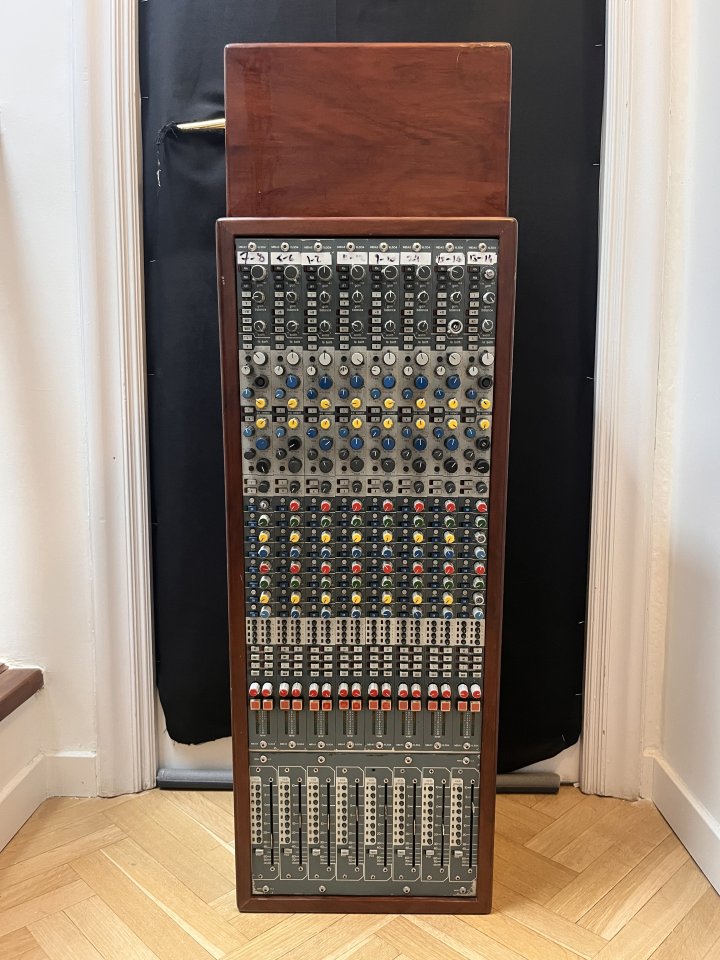 Midas XL3. Mesa de Sonido en Rack.