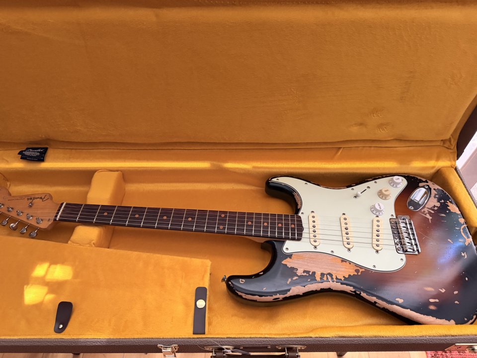 Fender Mike Mccready de segunda mano · Foto 1 de 6 · Madrid · 1400 €