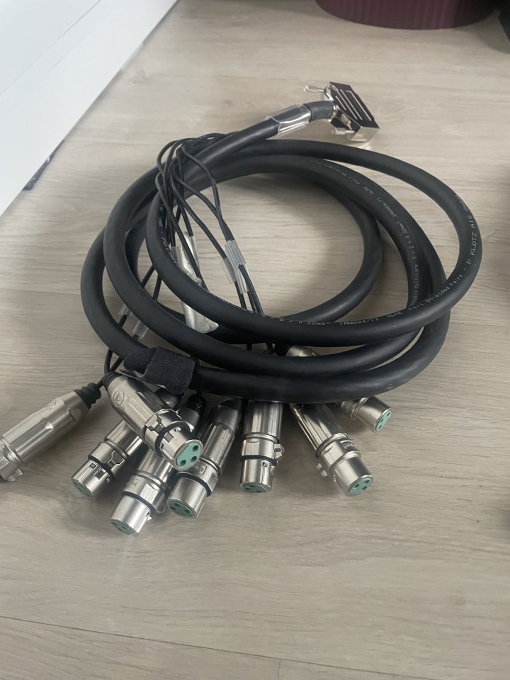Mangueras Sub-Db25 a Sub-Db25_ Sub-Db25 a xlr Hembra y Sub-Db25 a Xlr Macho de segunda mano · Foto 8 de 9 · Madrid · 512 €