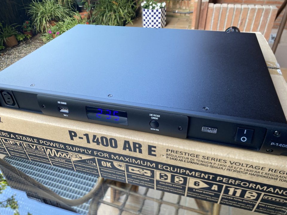 Furman P-1400 AR E de segunda mano · Foto 4 de 10 · Barcelona · 1150 €