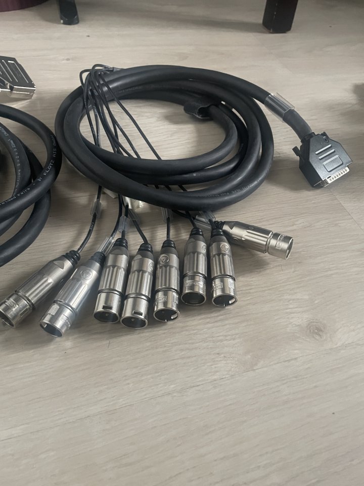 Mangueras Sub-Db25 a Sub-Db25_ Sub-Db25 a xlr Hembra y Sub-Db25 a Xlr Macho de segunda mano · Foto 9 de 9 · Madrid · 512 €