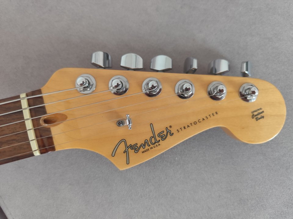 Fender Stratocaster American Standard Rosewood OW (2010) con MEJORAS TOP de segunda mano · Foto 5 de 8 · Murcia · 1250 €