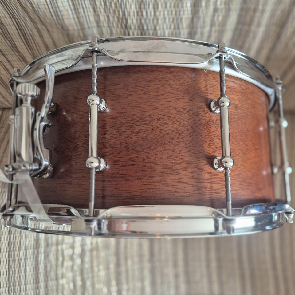 Caja LUDWIG LU6514MA Universal Series Mahogany 14"x6,5" de segunda mano · Foto 4 de 10 · Cantabria · 425 €