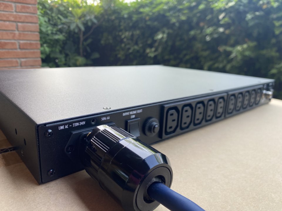 Furman P-1400 AR E de segunda mano · Foto 5 de 10 · Barcelona · 1150 €