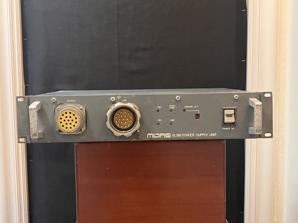 Midas XL3. Mesa de Sonido en Rack.