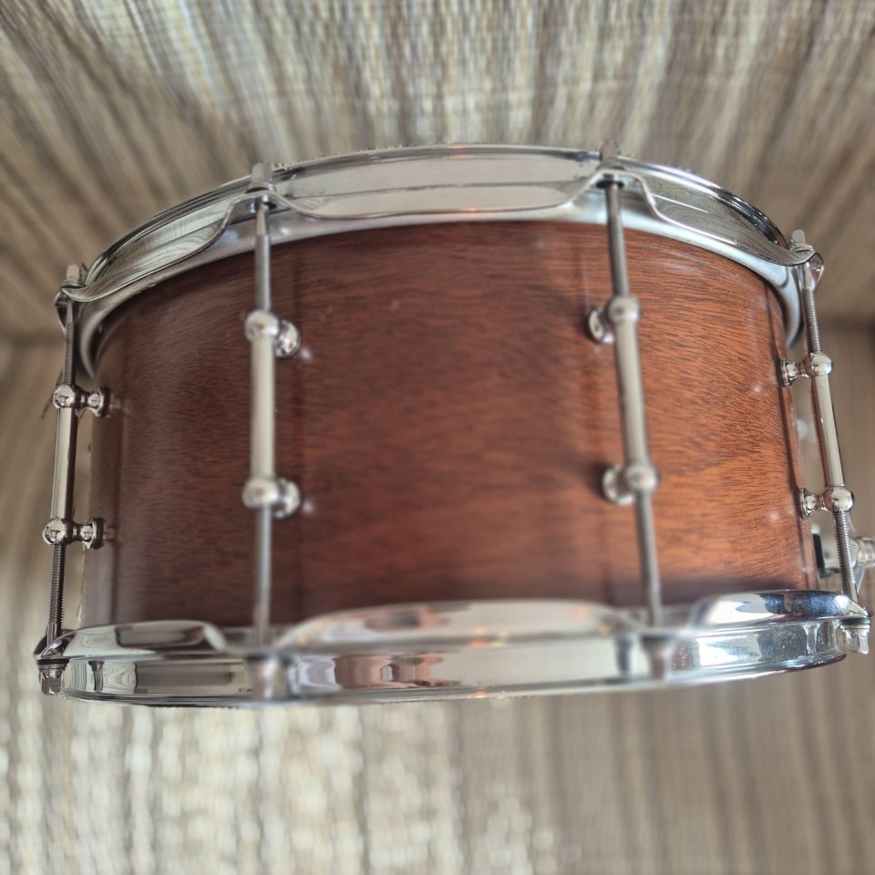 Caja LUDWIG LU6514MA Universal Series Mahogany 14"x6,5" de segunda mano · Foto 6 de 10 · Cantabria · 425 €