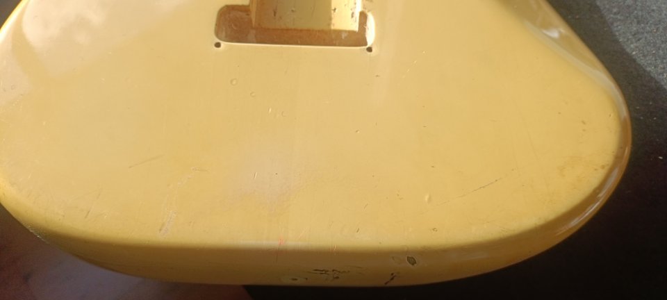 Cuerpo Fender USA AVRI 1988. Nitro relic. Hardware original