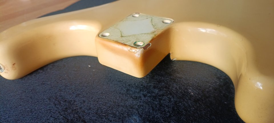 Cuerpo Fender USA AVRI 1988. Nitro relic. Hardware original