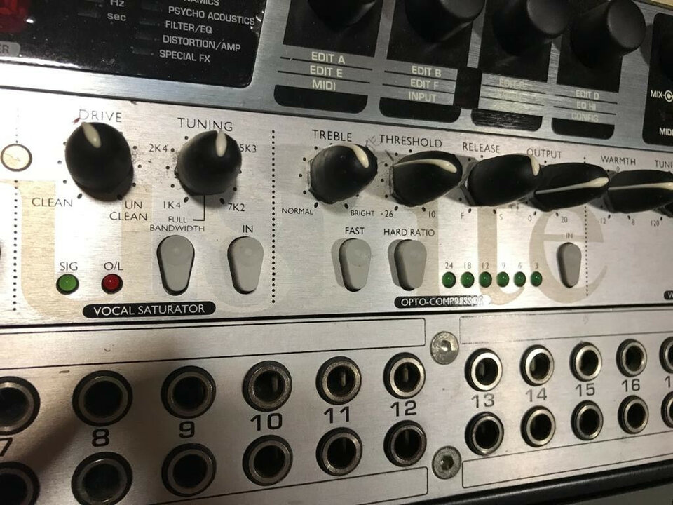 Focusrite Voicemaster Platinum (preamp+comp+de-ess)