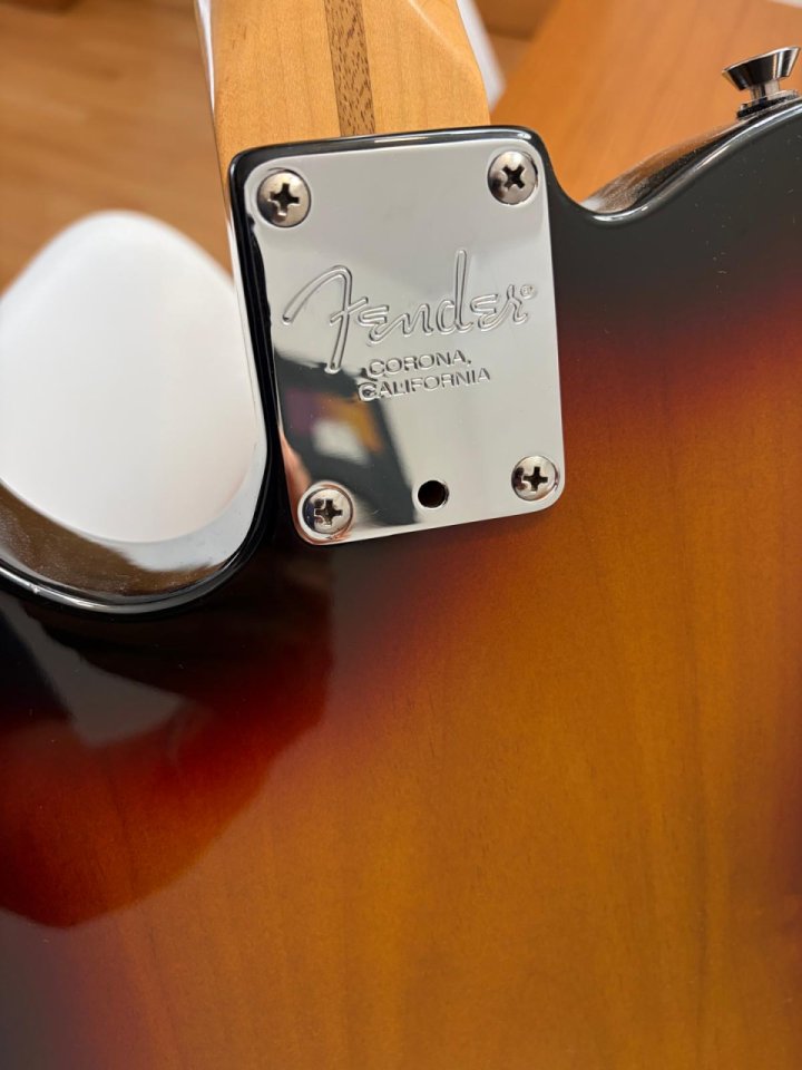 FENDER TELECASTER AMERICAN STANDARD 2009 (transporte incluido) + estuche de segunda mano · Foto 4 de 4 · Lleida · 985 €