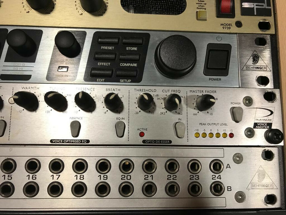 Focusrite Voicemaster Platinum (preamp+comp+de-ess)