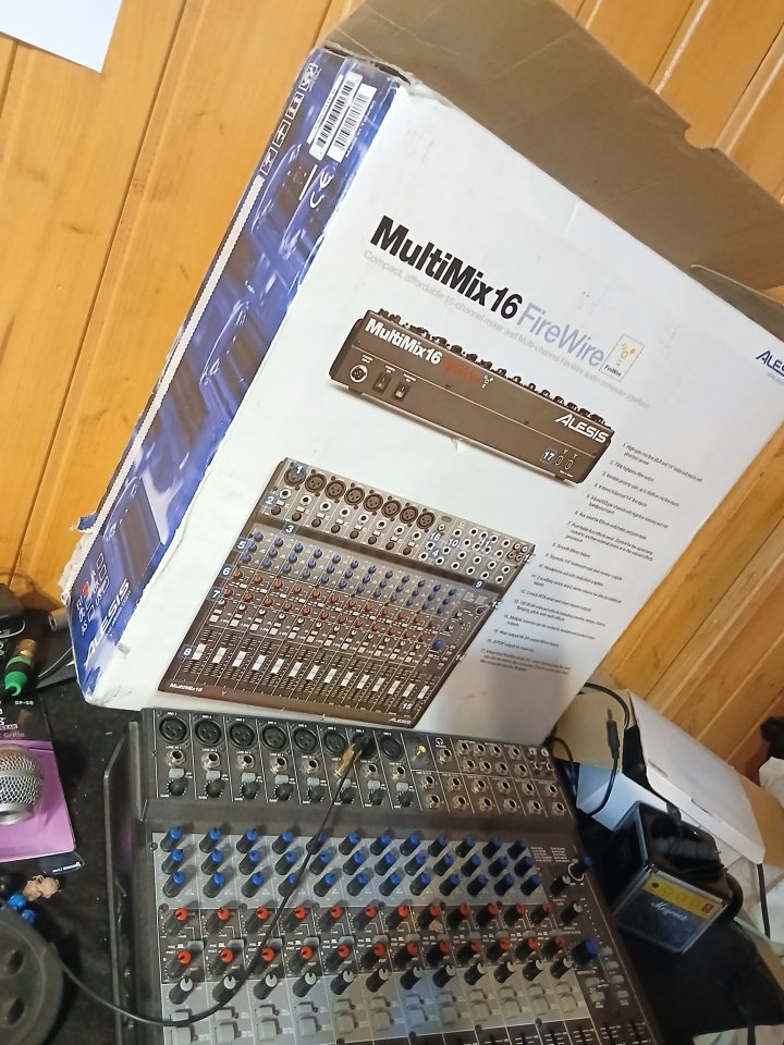 Mesa Alesis MultiMix 16 Firewire