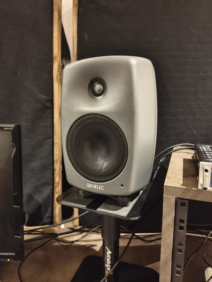 Genelec 8030c