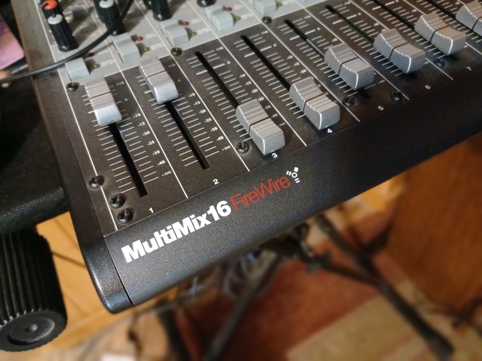 Mesa Alesis MultiMix 16 Firewire
