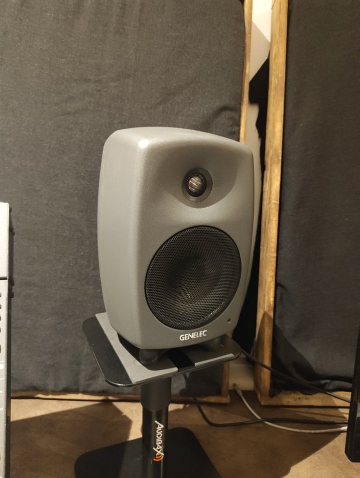 Genelec 8030c