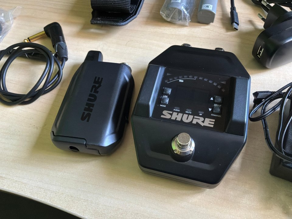 Inalambrico Shure GLX16+ con más complementos de segunda mano · Foto 2 de 4 · Madrid · 500 €