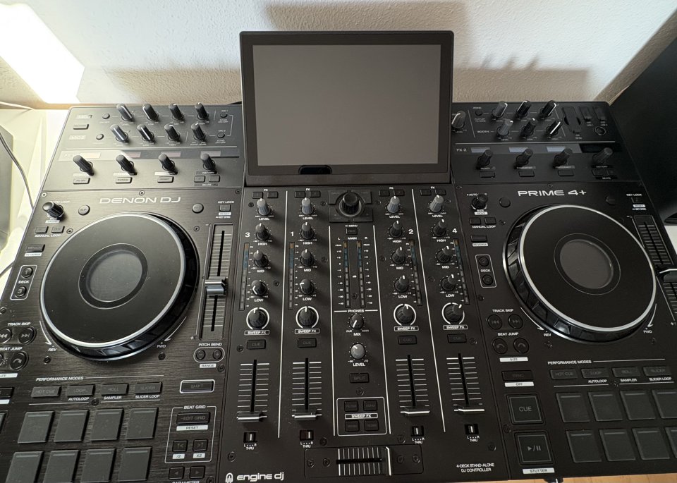 Controladora Denon DJ 4 Plus. Estado como nuevo