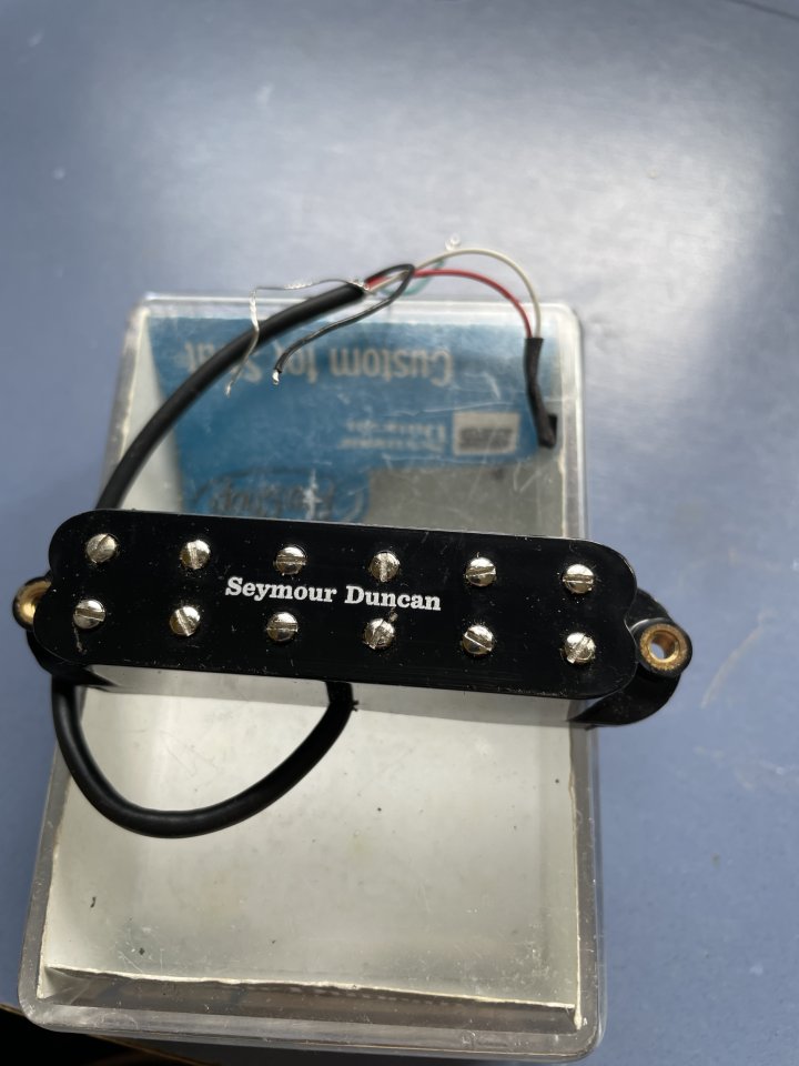 🎸Cambio pastilla seymour Duncan jb también vendo 65 euros
