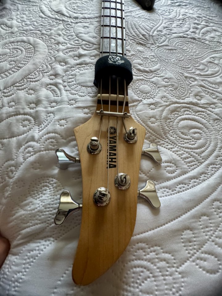 Bajo eléctrico Yamaha RBX170