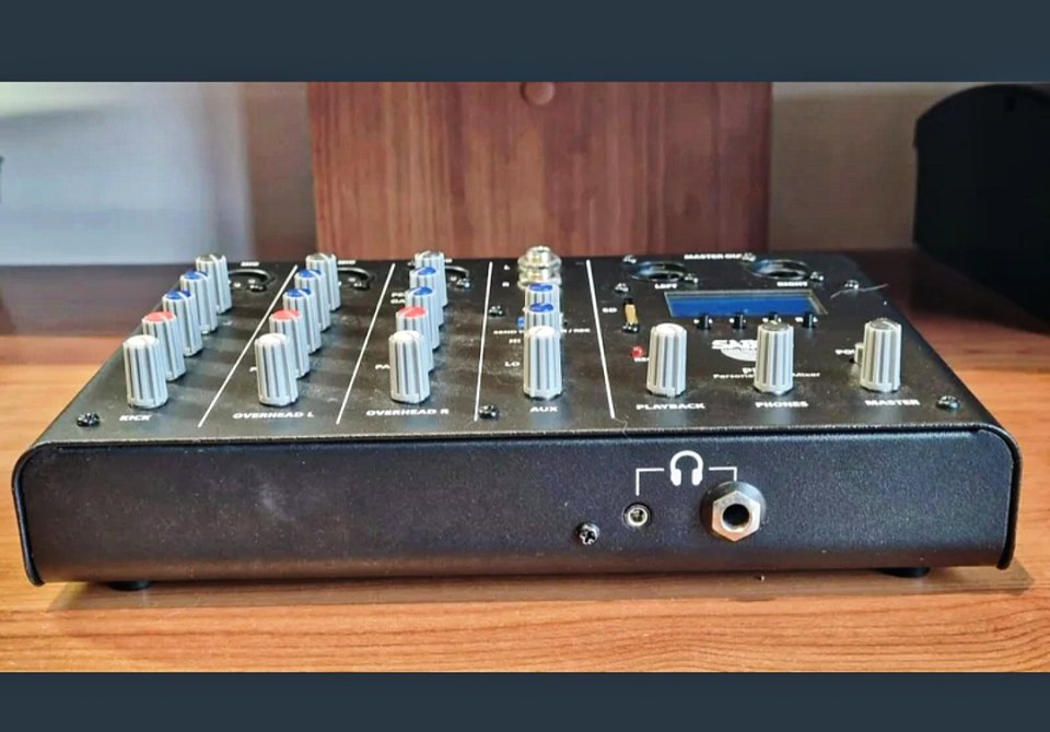 Sabian Sound Kit Pdmr mezclador+ 2 micrófonos de segunda mano · Foto 4 de 9 · Girona · 150 €