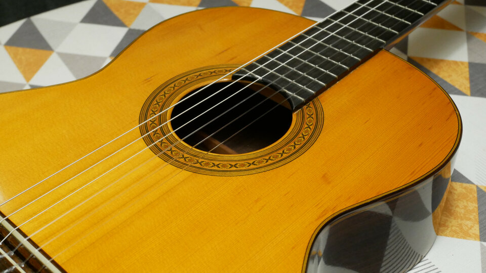 Masaru Kohno 1966 Modelo 5-- CAMBIO POR ACUSTICA OM de calidad