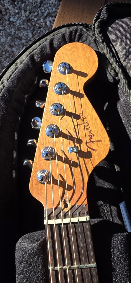 Fender Highway Dreadnought All-Mahogany Guitarra Acústica