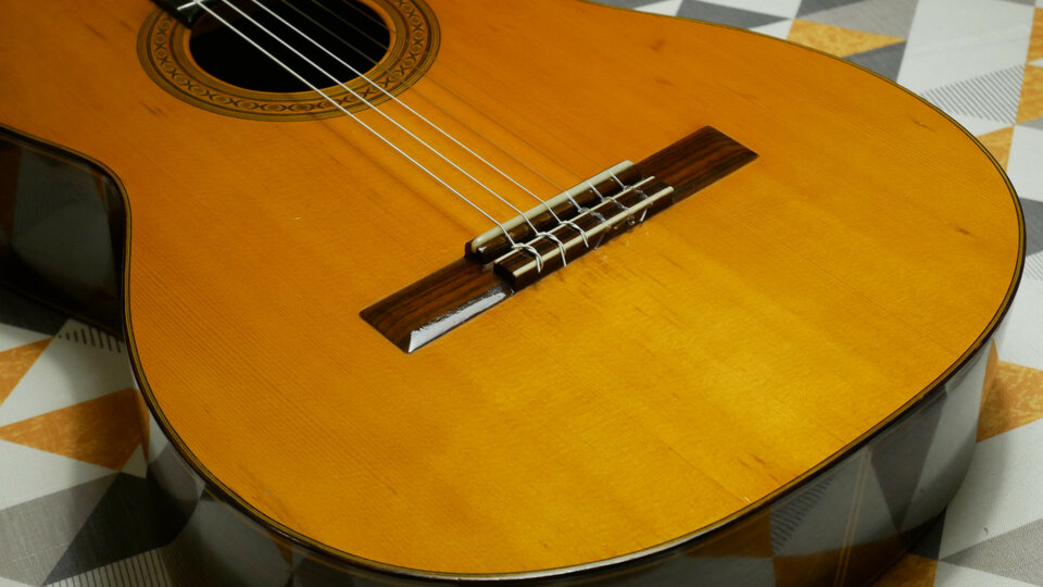 Masaru Kohno 1966 Modelo 5-- CAMBIO POR ACUSTICA OM de calidad