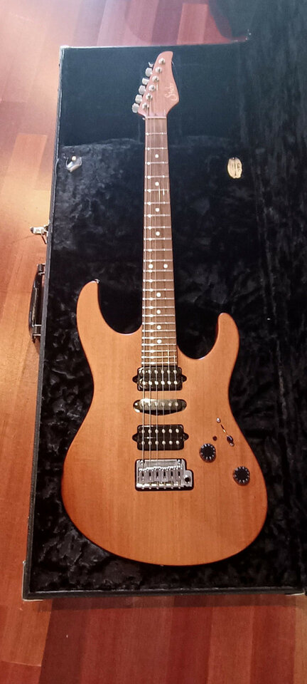 Suhr Guthrie Govan Natural