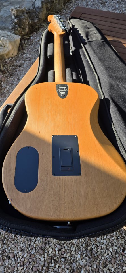 Fender Highway Dreadnought All-Mahogany Guitarra Acústica