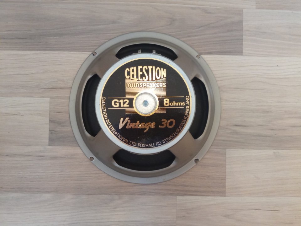 Celestion Vintage 30 V30 altavoces (2) de segunda mano · Foto 1 de 5 · Madrid · 170 €