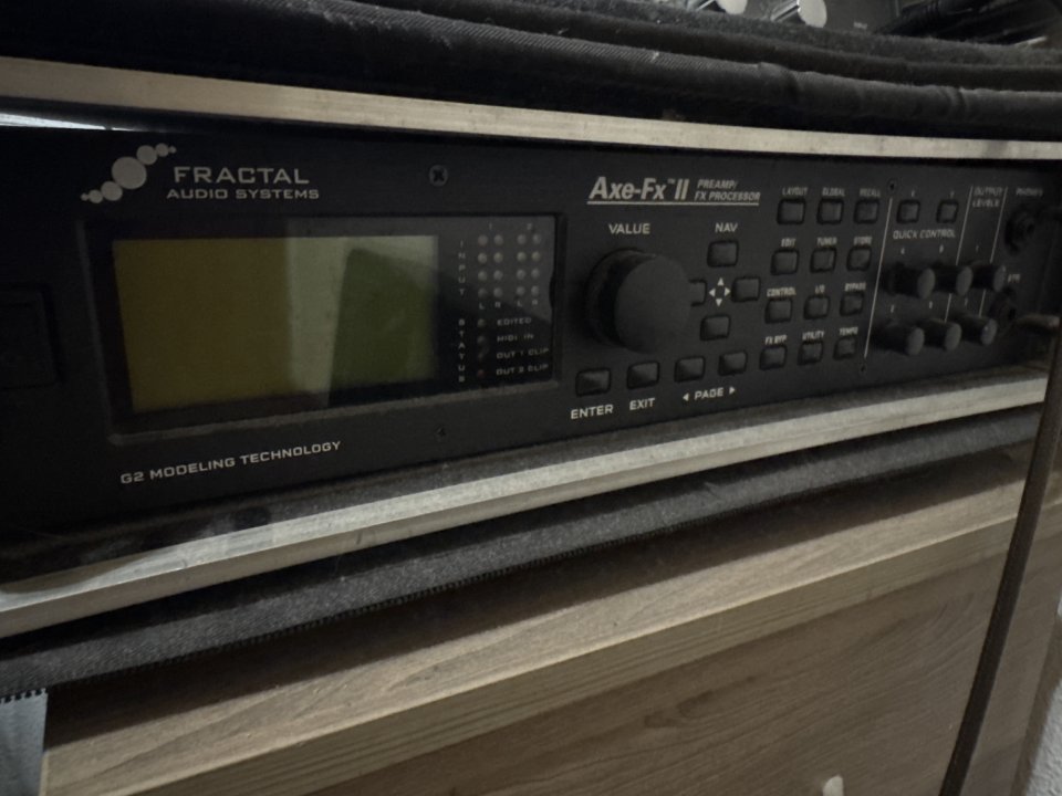 OFERTON kemper mk 1 y Axe fx 2 de segunda mano · Foto 2 de 2 · Valencia · 1100 €