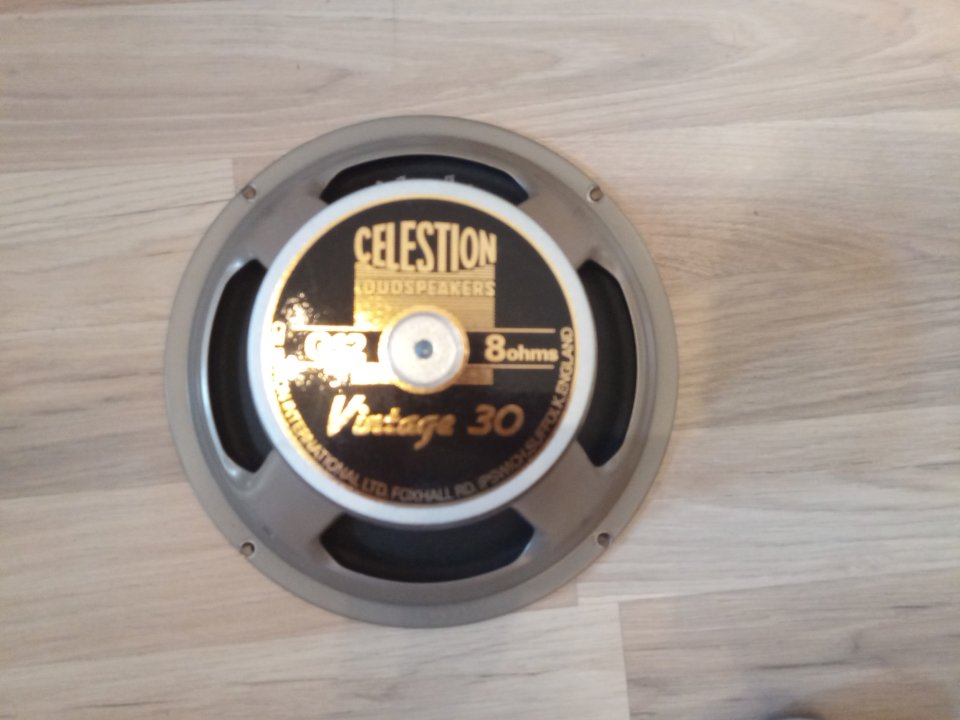 Celestion Vintage 30 V30 altavoces (2) de segunda mano · Foto 2 de 5 · Madrid · 170 €