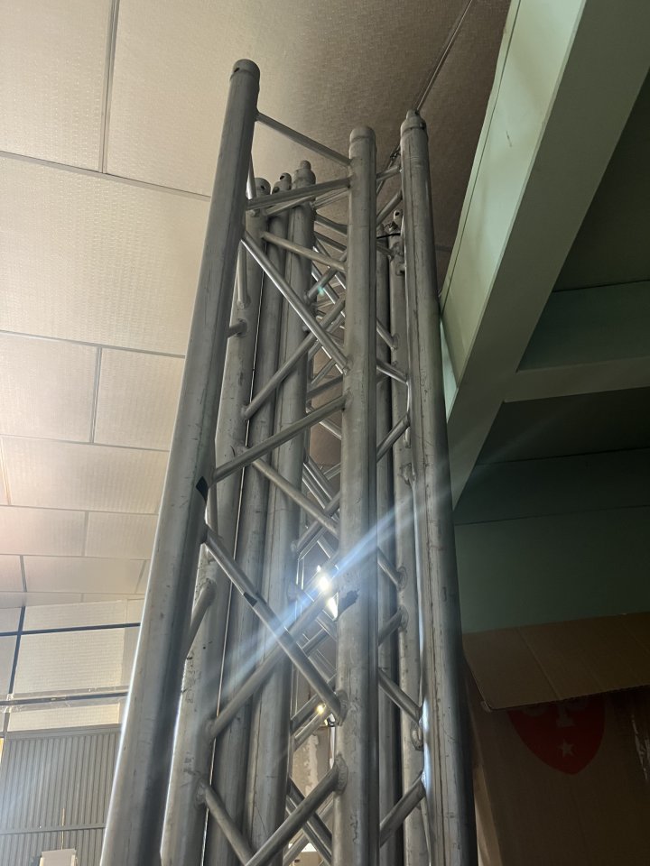 PUENTE DE LUCES de segunda mano · Foto 3 de 3 · Murcia · 1000 €