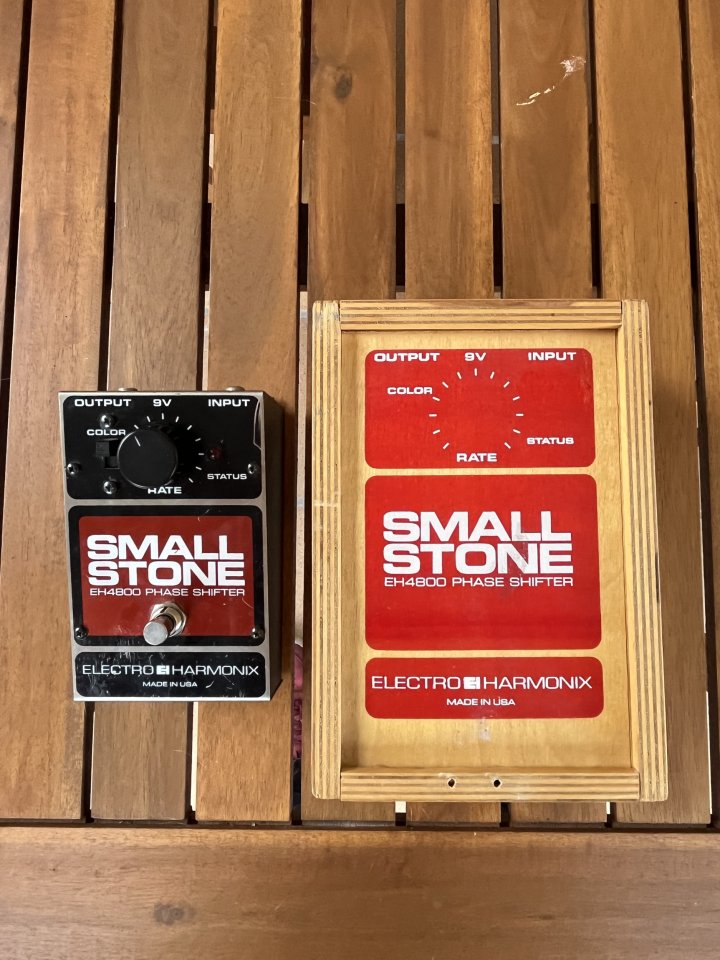 Electro-Harmonix Small Stone EH4800 Made in USA.