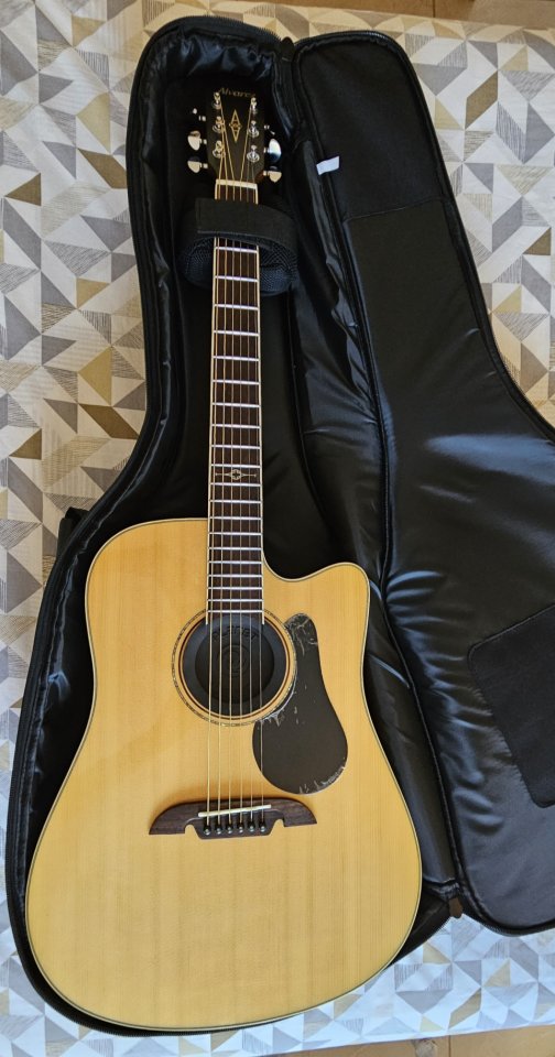 Álvarez Artist AD60CE Electroacústica de segunda mano · Foto 2 de 10 · Valencia · 399 €