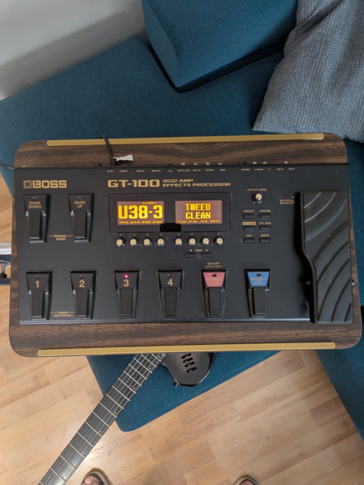 BOSS GT 100 de segunda mano · Foto 1 de 6 · Girona · 220 €